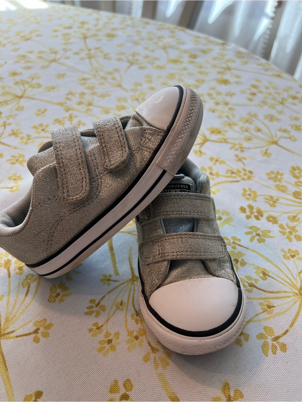 Converse Kids Silver Glitter Velcro Sneakers size 8 Toddler